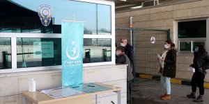 Yurt dışından gelenlerin 'PCR testi ibrazı zorunluluğu' uygulaması devam edecek
