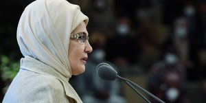 Emine Erdoğan: Kadınlar her incindiğinde insanlık inciniyor!