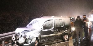 Bolu'da kar yağışı ulaşımı olumsuz etkiledi