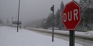 Bolu Dağı'nda kar, tipi ve sis etkili oluyor..