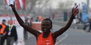 İstanbul Yarı Maratonu'nda Kenyalı atlet Chepngetich'ten dünya rekoru