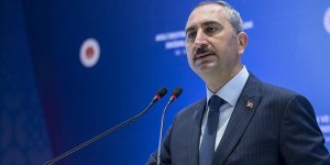 Gül: Ülkemizi geriye götürmek isteyen vesayetçi zihniyetin muvaffak olması mümkün değildir