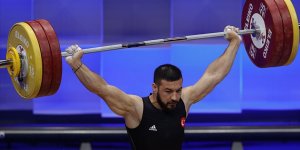 Milli sporcu Daniyar İsmayilov koparmada Avrupa rekoru kırdı