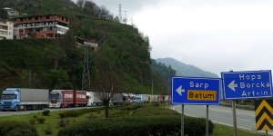 Sarp Sınır Kapısı'nda yoğun tır kuyruğu oluştu