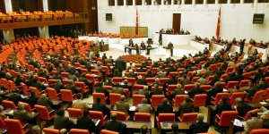 Türk demokrasisinin askeri müdahalelere karşı duruşunda kırılma noktası: 27 Nisan e-muhtırası