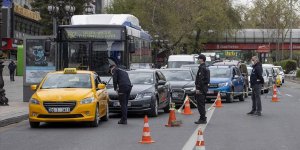 Tam kapanma döneminin ilk gününde trafikte yoğunluk