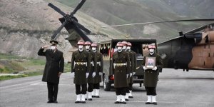 Pençe-Yıldırım Operasyonu'nda şehit olan asker için Hakkari'de tören düzenlendi