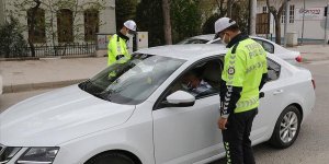 Kısıtlamadan muaf sektör çalışanlarına 2 milyon 52 bin 86 'çalışma muafiyet izni belgesi' düzenlendi