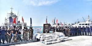 Suriye açıklarındaki uluslararası sularda gerçekleştirilen 'Onur Operasyonu'nda 1,5 ton esrar yakalandı