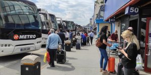 'Kademeli normalleşme'nin ikinci gününde de otogarda hareketlilik yaşanıyor