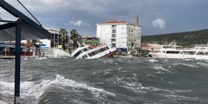Ayvalık'ta dün etkili olan fırtına nedeniyle 80 teknenin battığı belirlendi