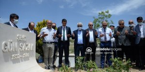 Eski Gümrük ve Tekel Bakanı Gün Sazak, kabri başında anıldı!