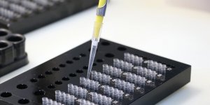 Dünya genelinde 1 milyar 940 milyon dozdan fazla Kovid-19 aşısı yapıldı