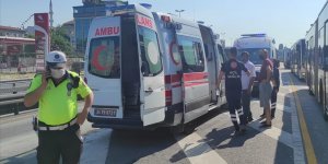 İstanbul'da iki metrobüs çarpıştı!