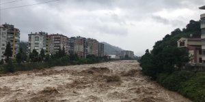 Rize'de sağanak nedeniyle dereler taştı, tarım arazileri ve yollarda hasar oluştu