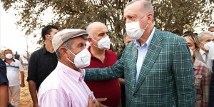 Cumhurbaşkanı Erdoğan, Manavgat'ta orman yangınından etkilenen vatandaşlarla bir araya geldi