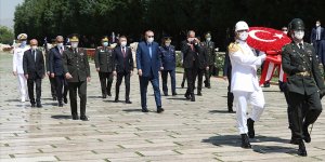 Cumhurbaşkanı Erdoğan başkanlığındaki YAŞ üyeleri Anıtkabir'i ziyaret etti