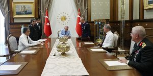 17 general ve amiral bir üst rütbeye, 56 albay ise general ve amiralliğe yükseltildi