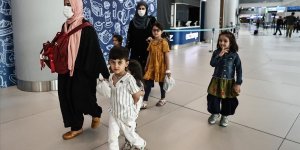 Kabil'den tahliye edilen 273 Türk vatandaşı, İslamabad'dan İstanbul'a getirildi