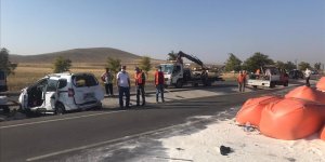 Konya'da tır ile kamyonetin çarpışması sonucu 6 kişi öldü, 2 kişi yaralandı