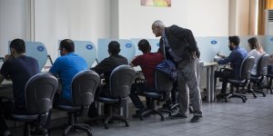 Ehliyet ve çeşitli kursların aşısız sınav görevlilerine PCR zorunluluğu