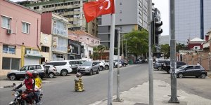 Cumhurbaşkanı Erdoğan'ın ziyareti öncesi Angola'nın başkenti Luanda Türk bayraklarıyla donatıldı