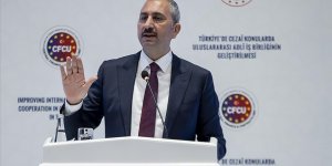 Gül: Hukuk standardını daha ileriye taşıyacak her alanda reform irademizi ortaya koymaya devam ediyoruz