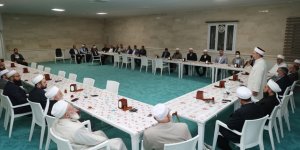Diyanet İşleri Başkanı Erbaş, Şanlıurfa’da kanaat önderleri ile bir araya geldi