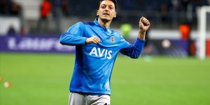 Mesut Özil'den derbi öncesi taraftara destek çağrısı