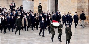 Milli Eğitim Bakanı Özer öğretmenlerle Anıtkabir'i ziyaret etti