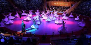 Mevlana Celaleddin-i Rumi, vefatının 748'inci yılında törenlerle anılıyor