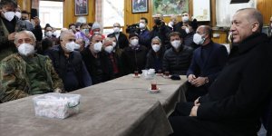 Cumhurbaşkanı Erdoğan kıraathanede vatandaşlarla sohbet etti