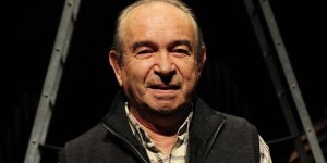 Duayen tiyatro sanatçısı, eski DT Genel Müdürü Kuruç hayatını kaybetti!