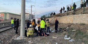 Kırıkkale'de servis midibüsünün devrildiği kazada 15 işçi yaralandı