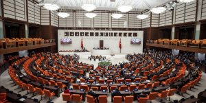 Memur ve emekliye ek zammı da içeren teklif yasalaştı!