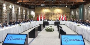 Bakan Nebati, ekonomist ve akademisyenlerle bir araya geldi