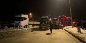 Düzce'de 25 aracın karıştığı zincirleme kazada 2 kişi yaralandı