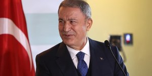 Milli Savunma Bakanı Akar, Kovid-19'u atlattı!