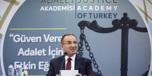 Adalet Bakanı Bozdağ, kadın hakim ve savcı adaylarıyla buluştu
