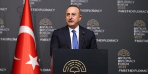 Çavuşoğlu: İnsani koridorların açık tutulması gerektiğini vurguladık