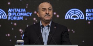Çavuşoğlu: Ukrayna'daki Kanuni Sultan Süleyman Camisi'nde mahsur kalan Türklerin tahliyesi için çalışmalar sürüyor