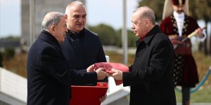 Osmanlı sancağı 129 yıl sonra Çanakkale'de..