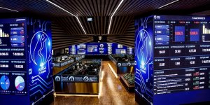 Borsa günün ilk yarısında rekor seviyeyi gördü