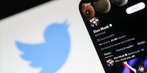 Elon Musk, Twitter'ı yaklaşık 44 milyar dolara satın almak için anlaştı