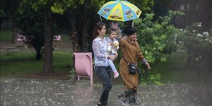 Yurdun çeşitli kesimlerinde yarın da gök gürültülü sağanak etkili olacak