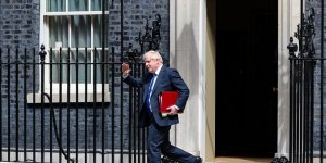 'Boris Johnson'ı istifaya götüren süreç'