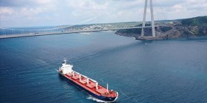 Ukrayna'dan yola çıkan mısır yüklü gemi İstanbul'dan hareket etti