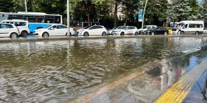 Başkentteki fırtına ve sağanak nedeniyle bir kişi hayatını kaybetti