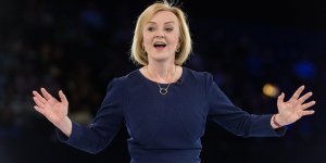 İngiltere'nin yeni "Demir Leydi"si Liz Truss ülkenin 3. kadın başbakanı oldu!