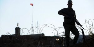 İçişleri Bakanı Soylu, Elazığ'da 2 teröristin teslim olduğunu bildirdi